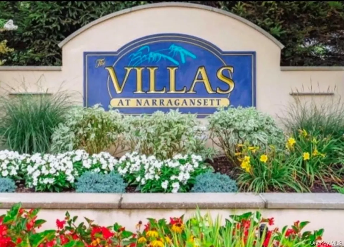 Property Slideshow image 1 of 19 | 816 narragansett villas dr # 816, Lindenhurst, NY, 11757