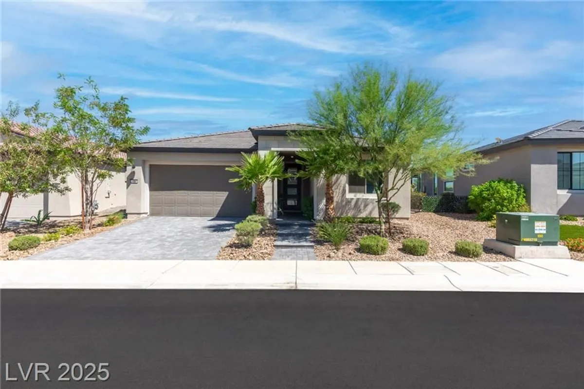 Property Slideshow image 1 of 43 | 18 sun mirage ave, Henderson, NV, 89011