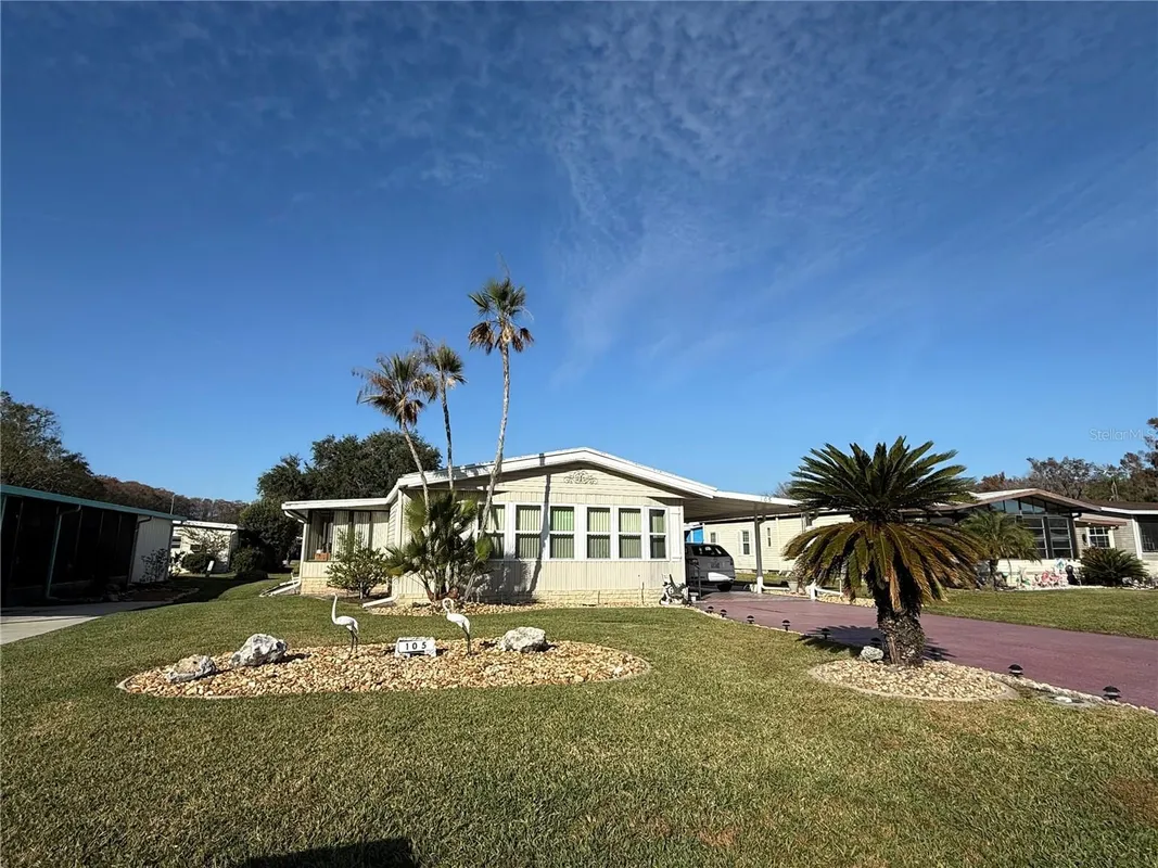 Property Slideshow image 1 of 26 | 105 cypress rd, Wildwood, FL, 34785