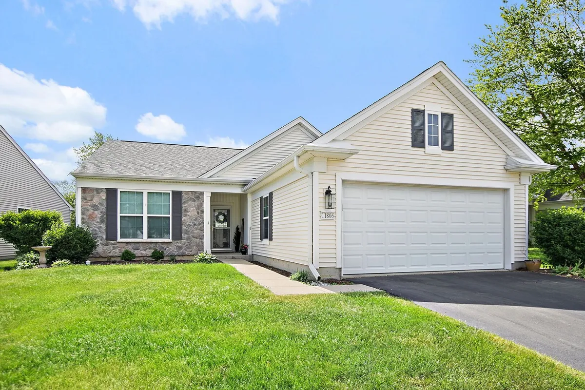 Property Slideshow image 1 of 22 | 11806 borhart dr, Huntley, IL, 60142