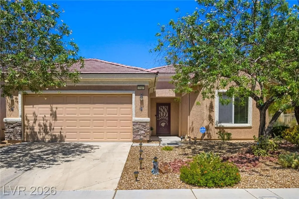Property Slideshow image 1 of 43 | 7737 broadwing dr, North Las Vegas, NV, 89084