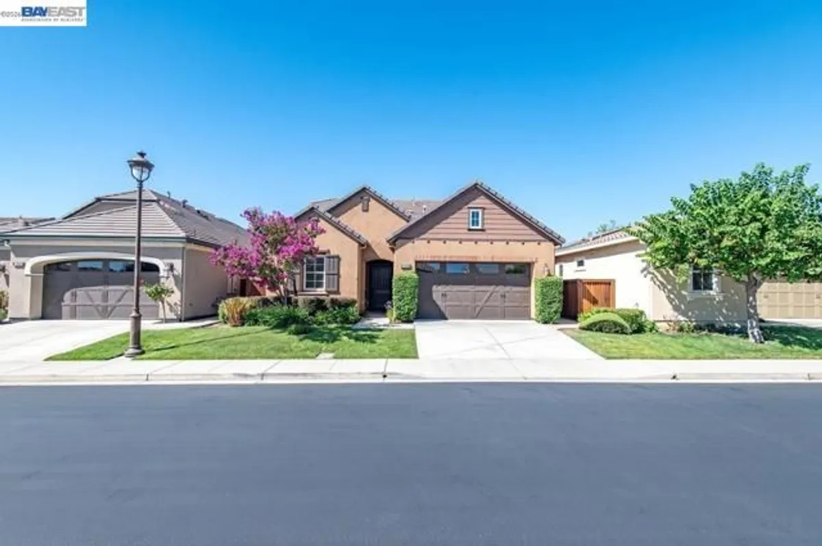 Property Slideshow image 1 of 93 | 1033 malbec ln, Brentwood (Cc), CA, 94513