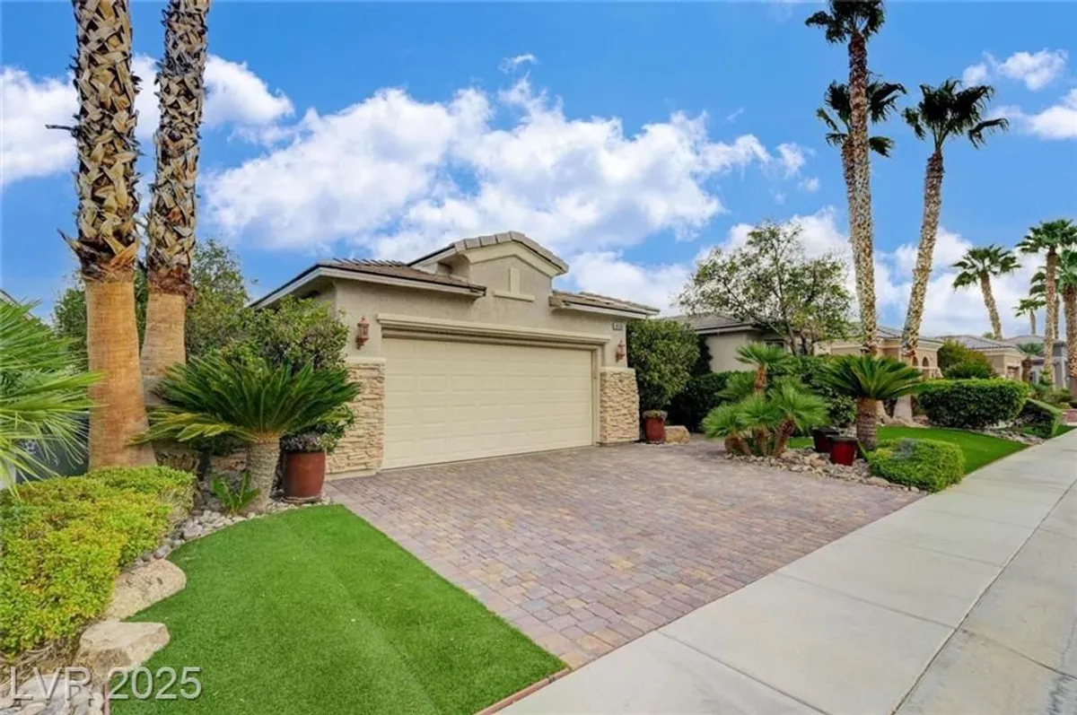 Property Slideshow image 1 of 47 | 4596 bersaglio st, Las Vegas, NV, 89135