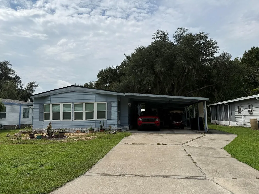 Property Slideshow image 1 of 29 | 802 robin ln, Wildwood, FL, 34785
