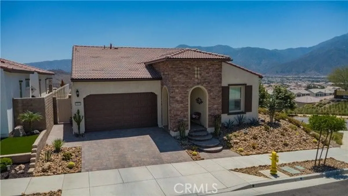 Property Slideshow image 1 of 25 | 11829 wandering way, Corona, CA, 92883