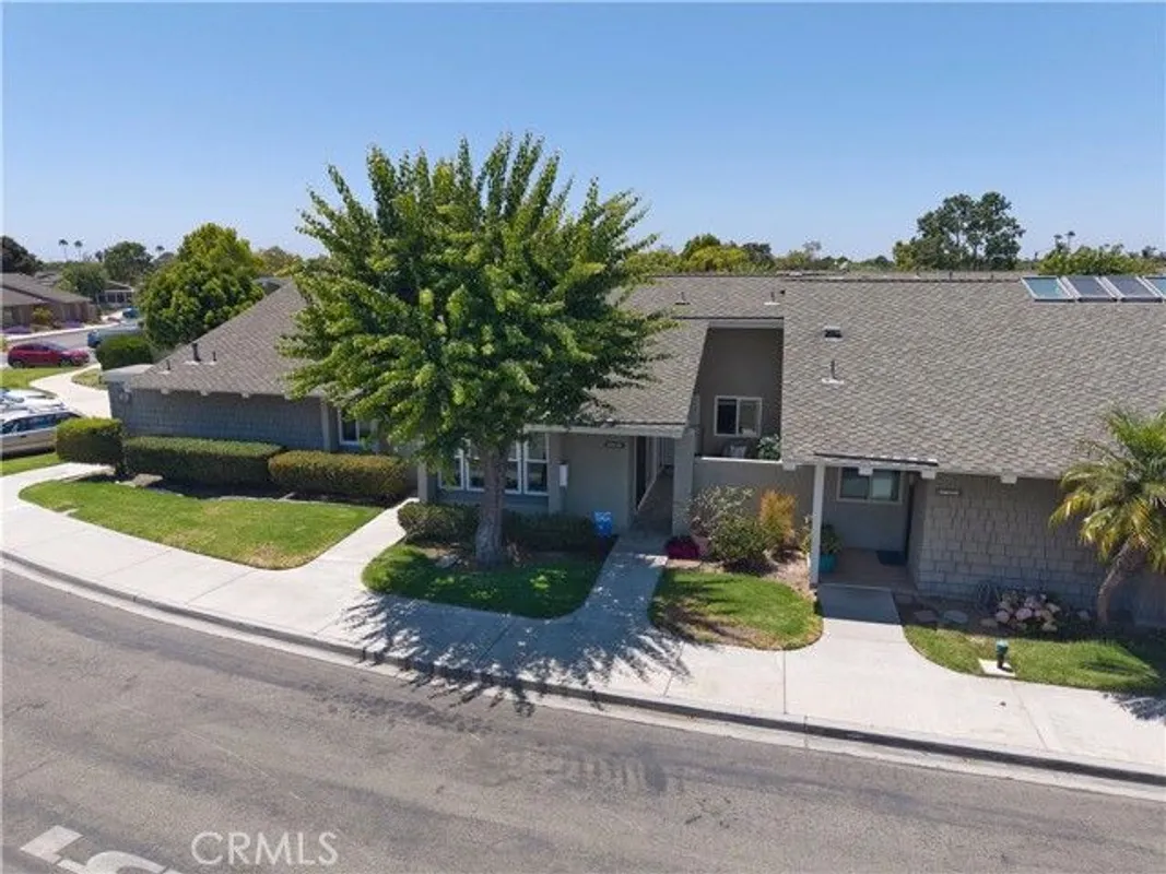 Property Slideshow image 1 of 43 | 8746 placer cir b_615, Huntington Beach, CA, 92646