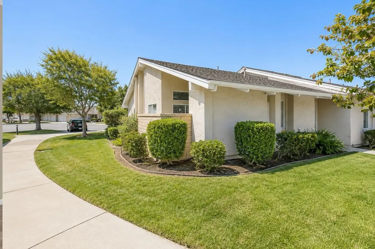 Property Slideshow image 1 of 17 | 8877 tulare dr 313d, Huntington Beach, CA, 92646