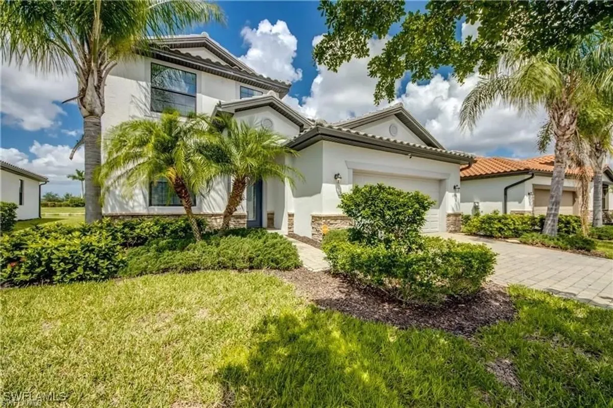 Property Slideshow image 1 of 39 | 11592 shady blossom dr, Fort Myers, FL, 33913