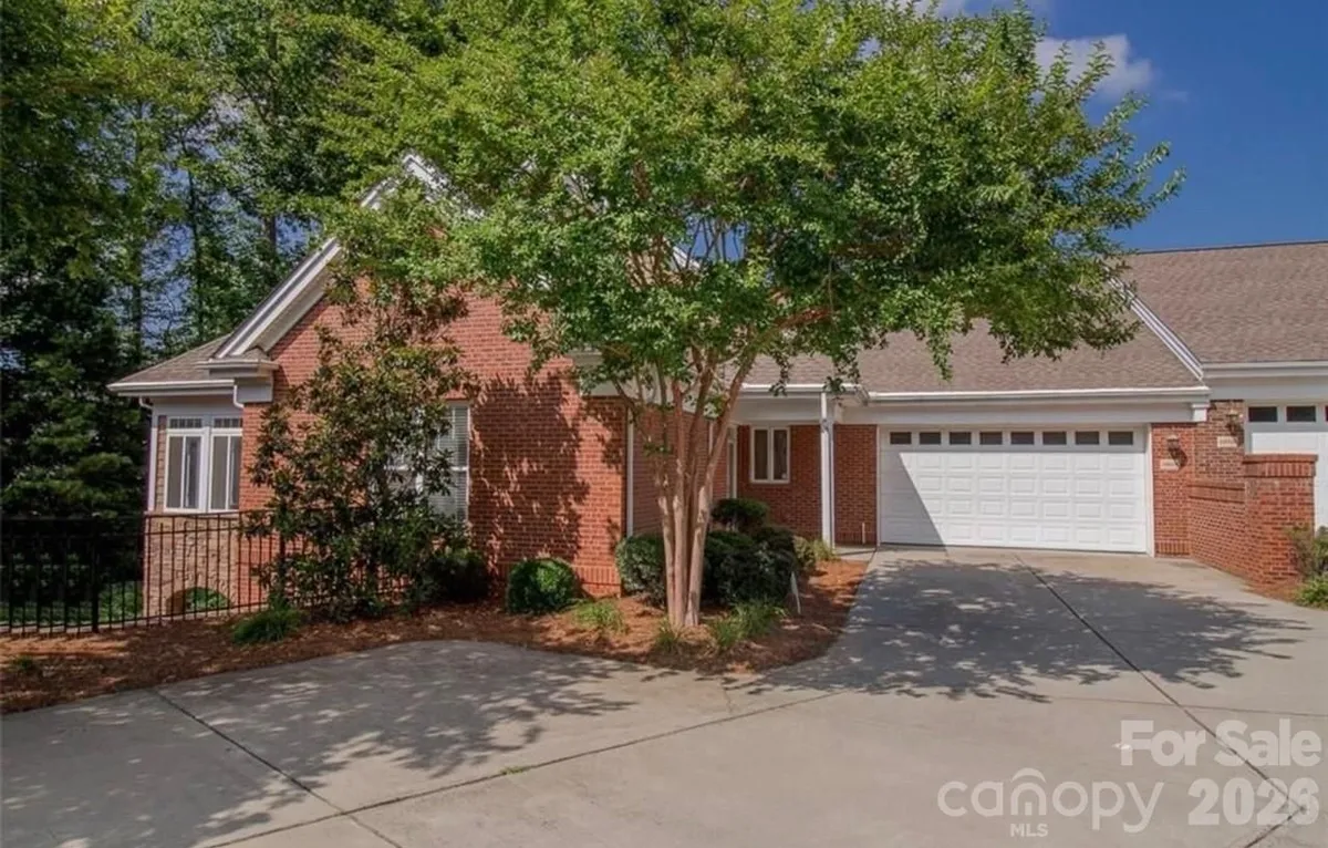Property Slideshow image 1 of 18 | 10914 casetta dr, Matthews, NC, 28105
