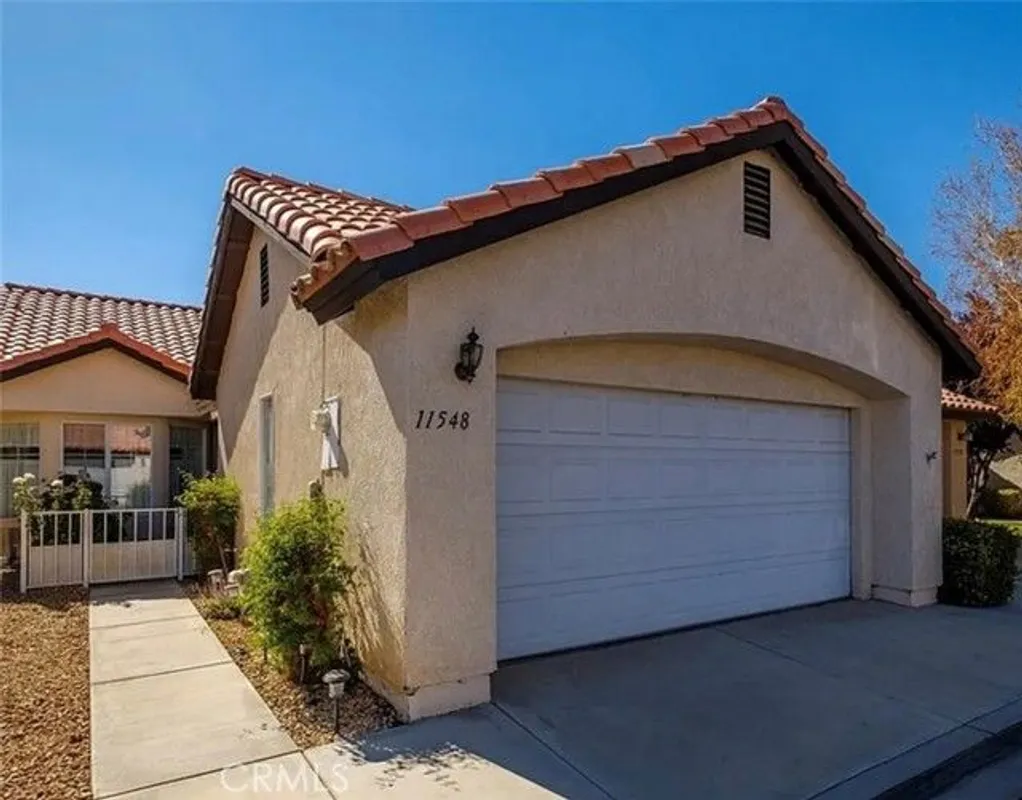 Property Slideshow image 1 of 12 | 11548 oak st, Apple Valley, CA, 92308