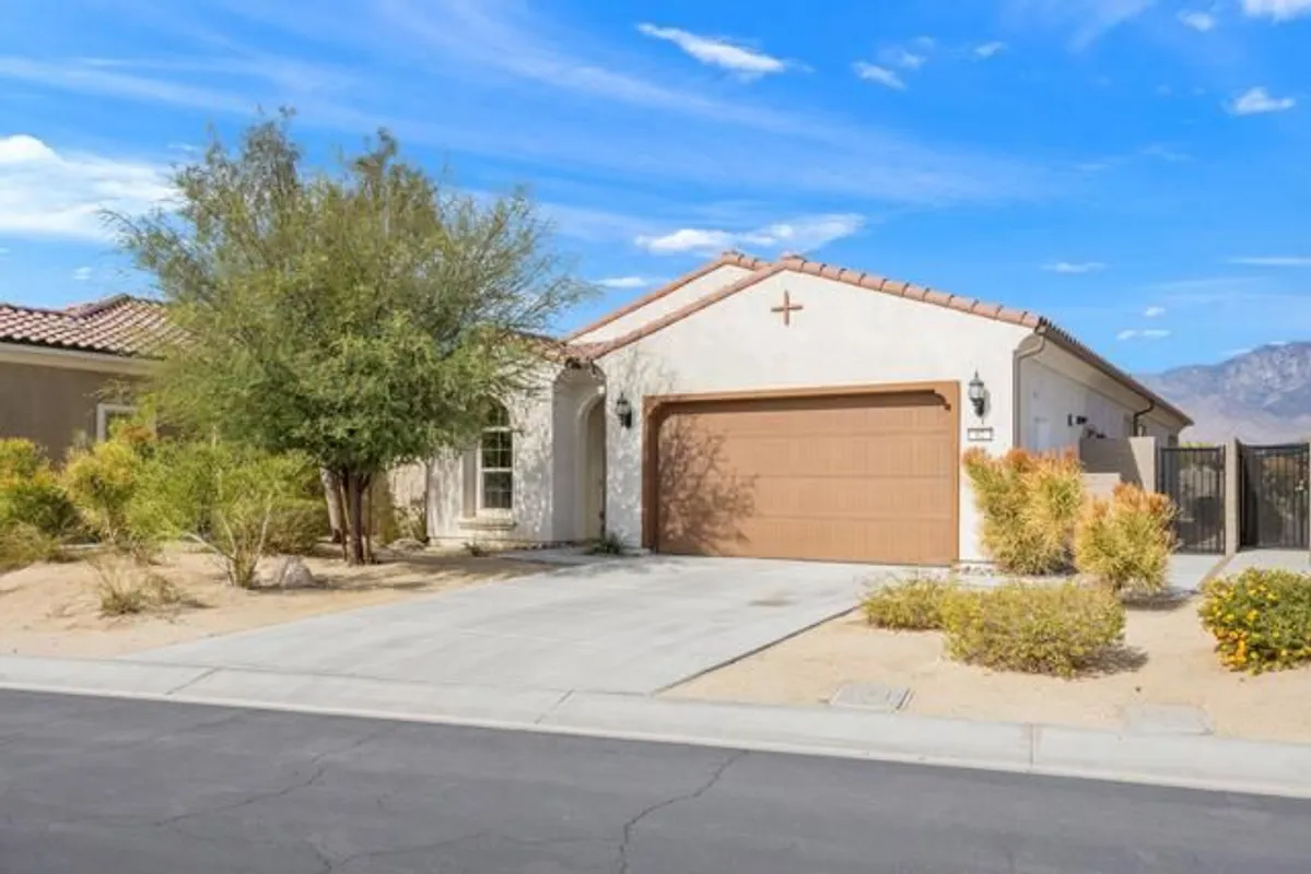 Property Slideshow image 1 of 38 | 62 syrah, Rancho Mirage, CA, 92270