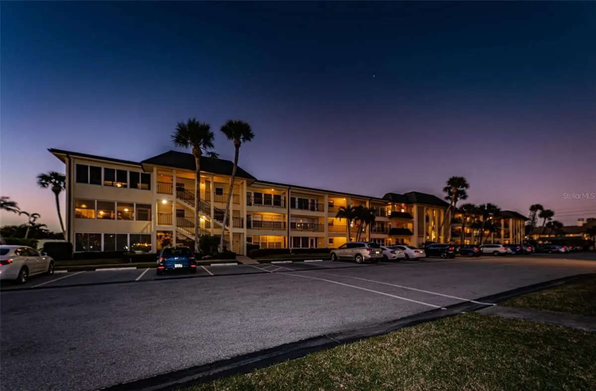 Property Slideshow image 1 of 58 | 4700 cove cir 110, St Petersburg, FL, 33708