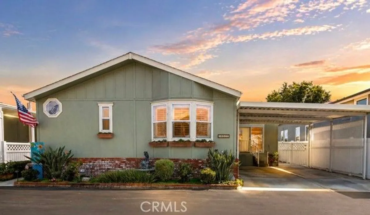 Property Slideshow image 1 of 37 | 4252 lahaina dr, Huntington Beach, CA, 92649