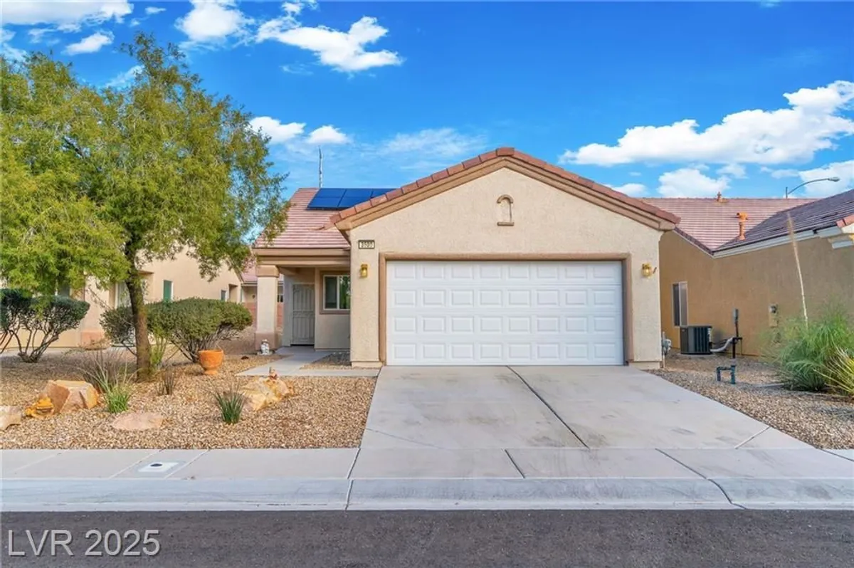 Property Slideshow image 1 of 32 | 3508 kittiwake rd, North Las Vegas, NV, 89084