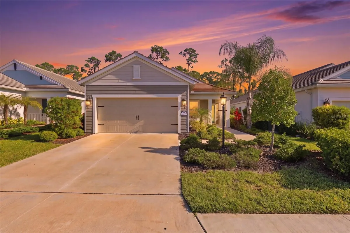 Property Slideshow image 1 of 54 | 12934 true blue cir, Bradenton, FL, 34211