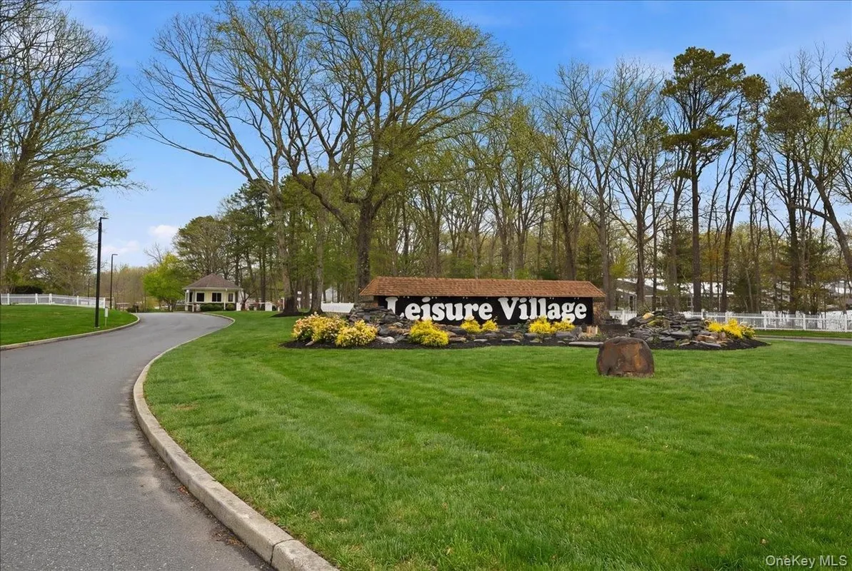 Property Slideshow image 1 of 24 | 260 newcastle ct b, Brookhaven, NY, 11961