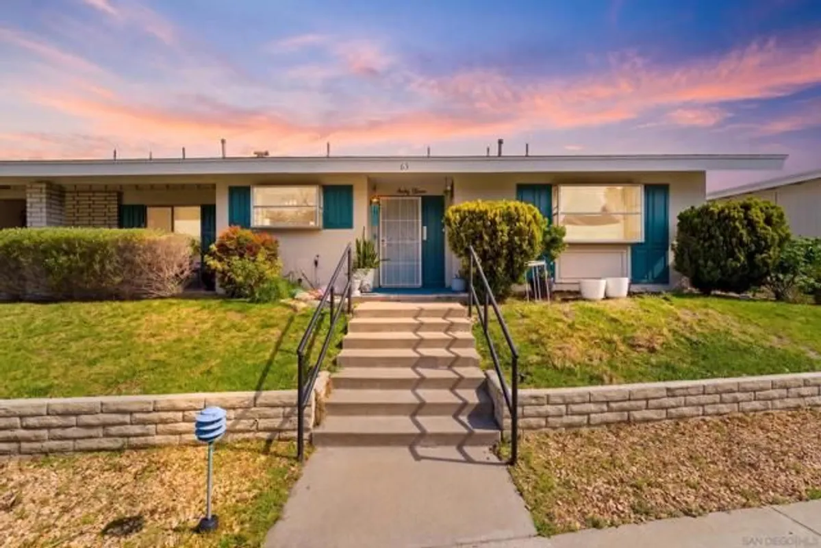 Property Slideshow image 1 of 21 | 3760 s vis 63, Oceanside, CA, 92057