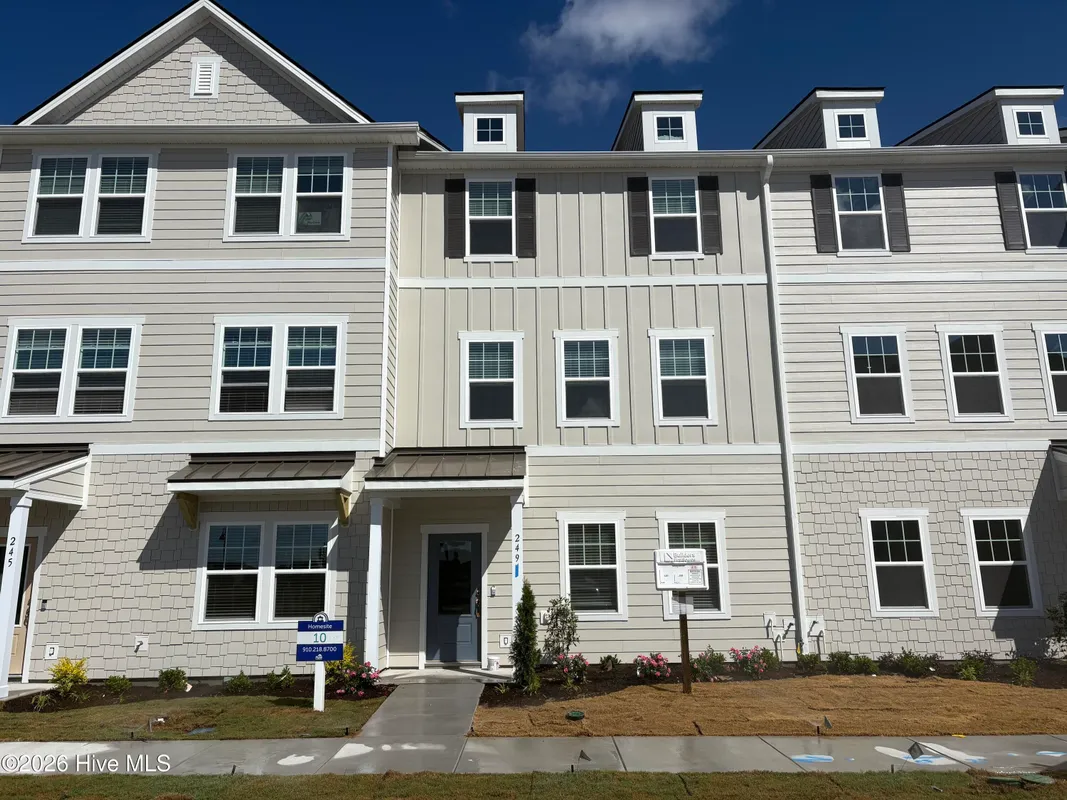 Property Slideshow image 1 of 14 | 249 pelican flight loop, Wilmington, NC, 28412