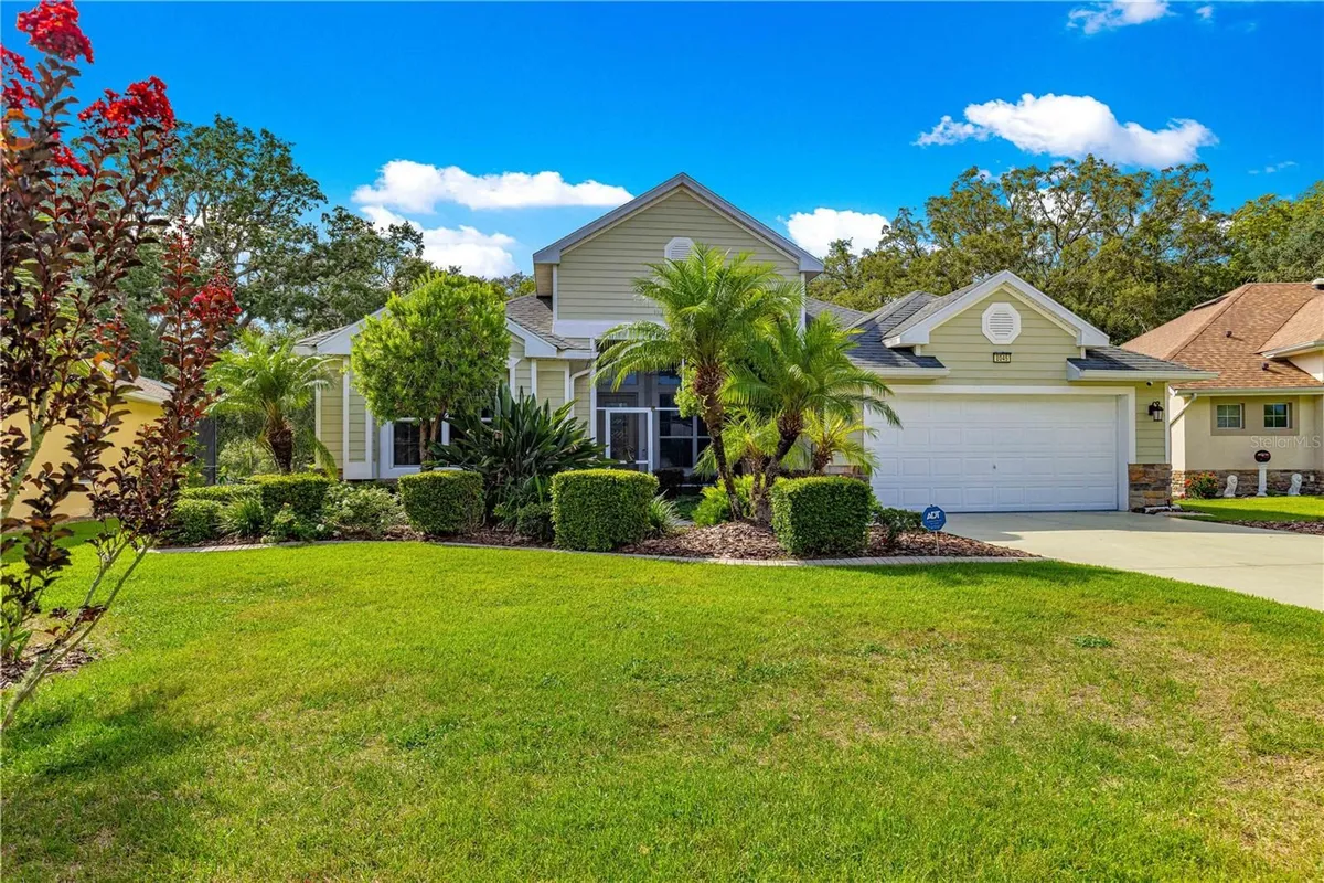 Property Slideshow image 1 of 59 | 8045 waterbury way, Mount Dora, FL, 32757