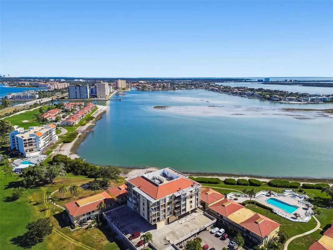 Property Slideshow image 1 of 25 | 6104 palma del mar blvd s apt 402, St Petersburg, FL, 33715