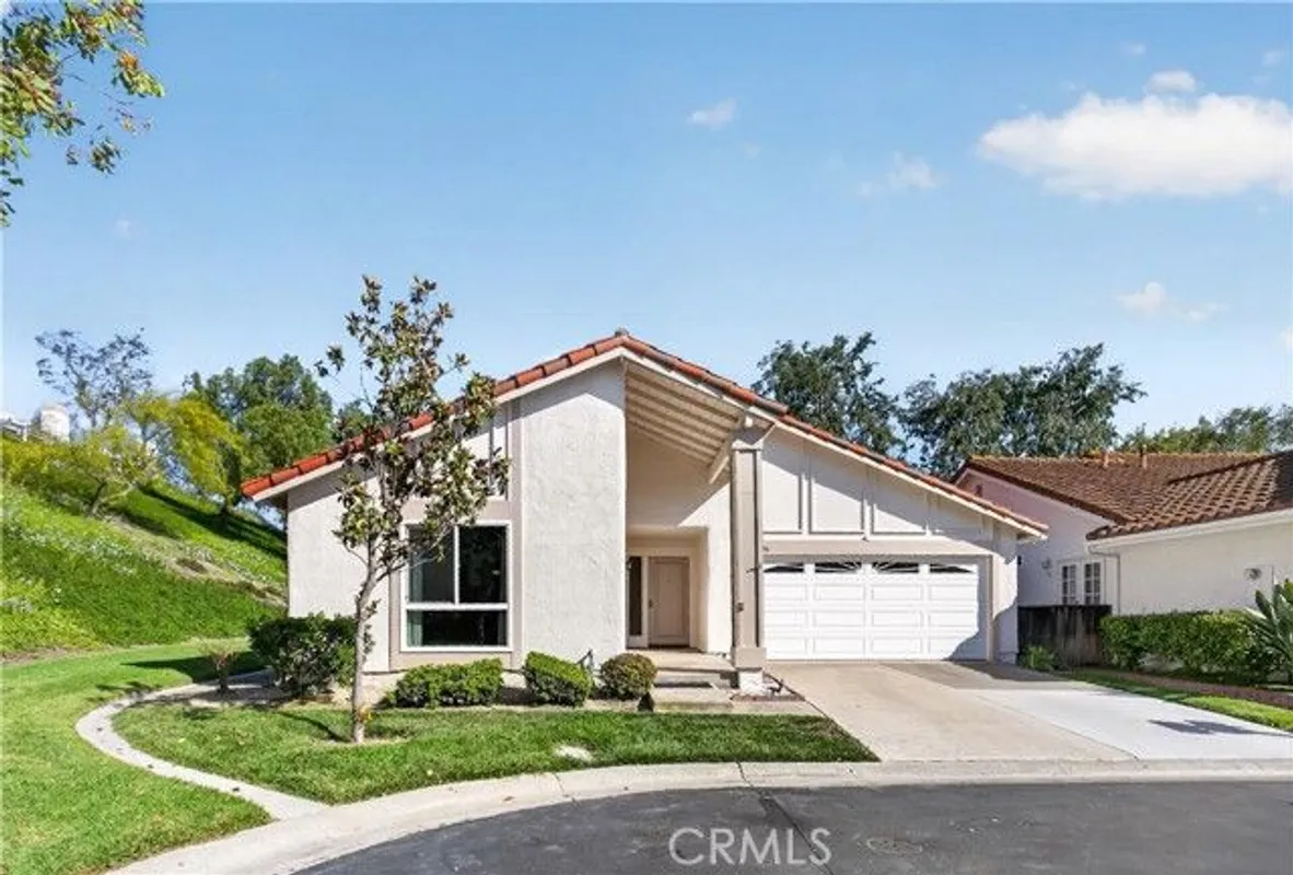 Property Slideshow image 1 of 50 | 27706 calle valdes, Mission Viejo, CA, 92692