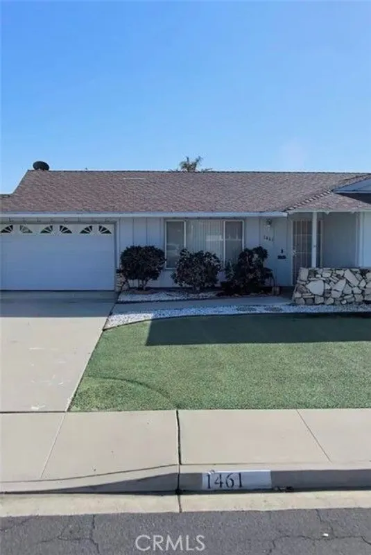 Property Slideshow image 1 of 19 | 1461 amberwood dr, Hemet, CA, 92543