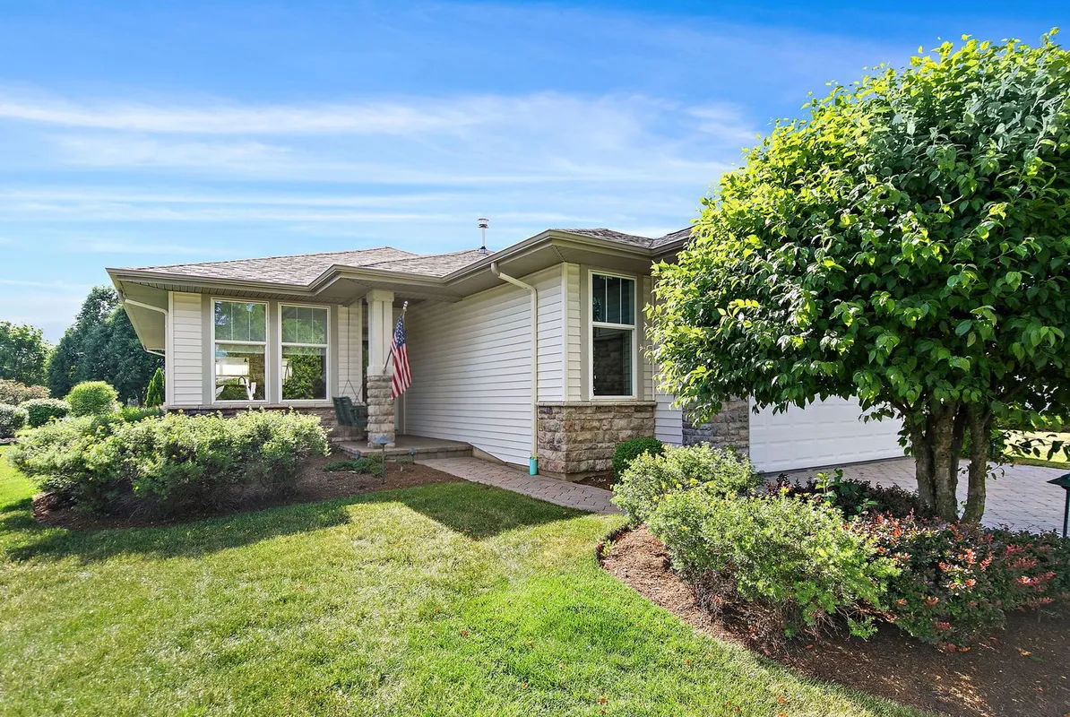 Property Slideshow image 1 of 25 | 12251 tuliptree ln, Huntley, IL, 60142