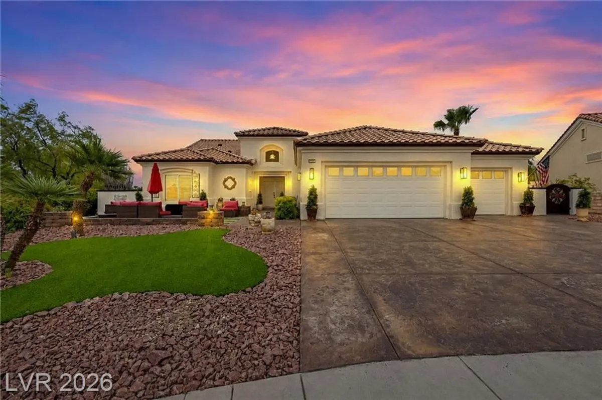 Property Slideshow image 1 of 83 | 10001 cresent creek dr, Las Vegas, NV, 89134