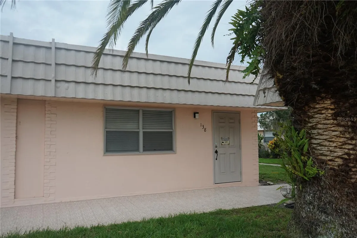 Property Slideshow image 1 of 35 | 201 bedford trl 138, Sun City Center, FL, 33573