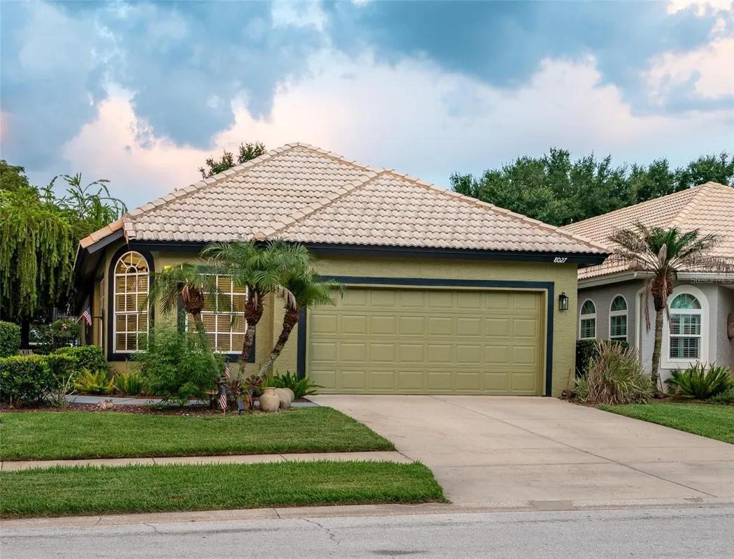 Property Slideshow image 1 of 45 | 8027 saint andrews way, Mount Dora, FL, 32757