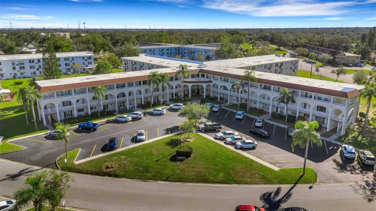 Property Slideshow image 1 of 51 | 2433 brazilia dr apt 49, Clearwater, FL, 33763