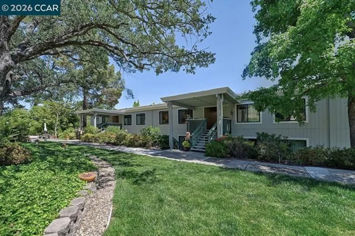 Property Slideshow image 1 of 43 | 1332 singingwood ct 5, Walnut Creek, CA, 94595