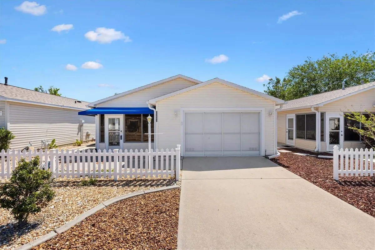 Property Slideshow image 1 of 37 | 17449 se 93rd vine ave, The Villages, FL, 32162