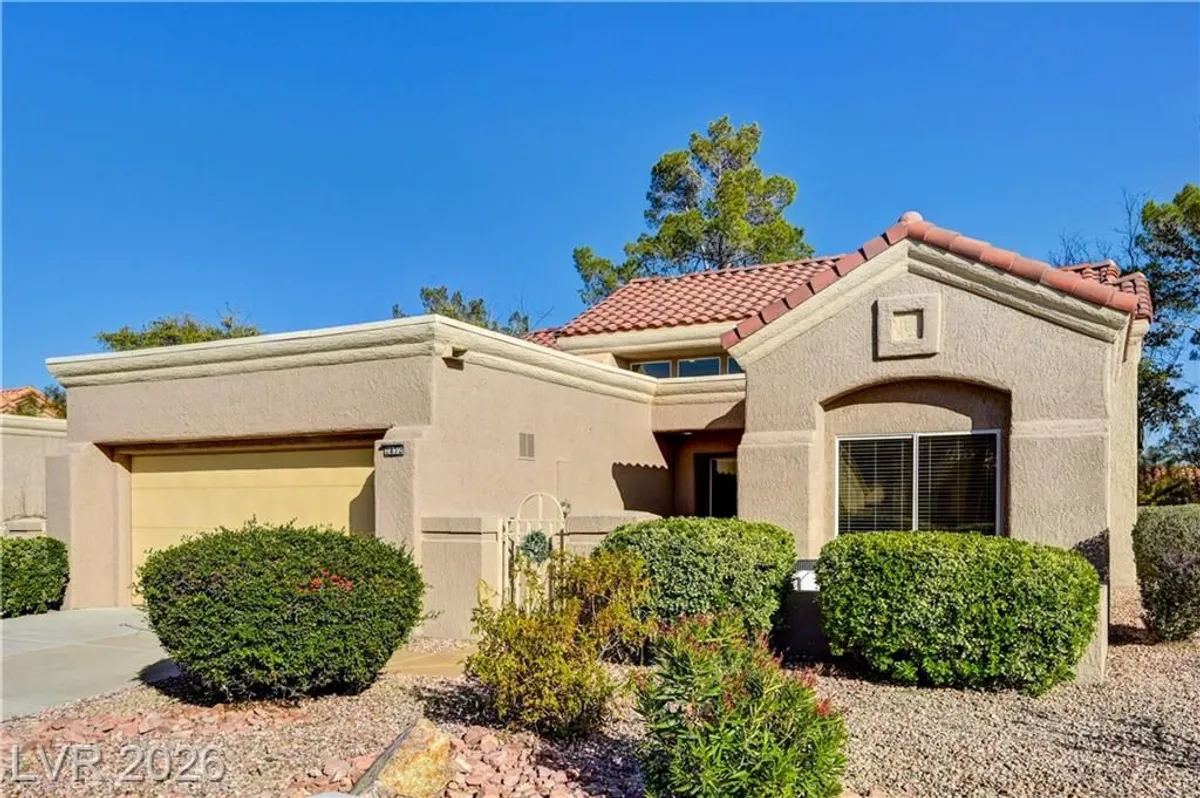 Property Slideshow image 1 of 54 | 2832 dry plains dr, Las Vegas, NV, 89134