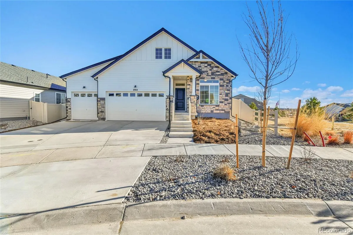 Property Slideshow image 1 of 49 | 4924 n picadilly ct, Aurora, CO, 80019