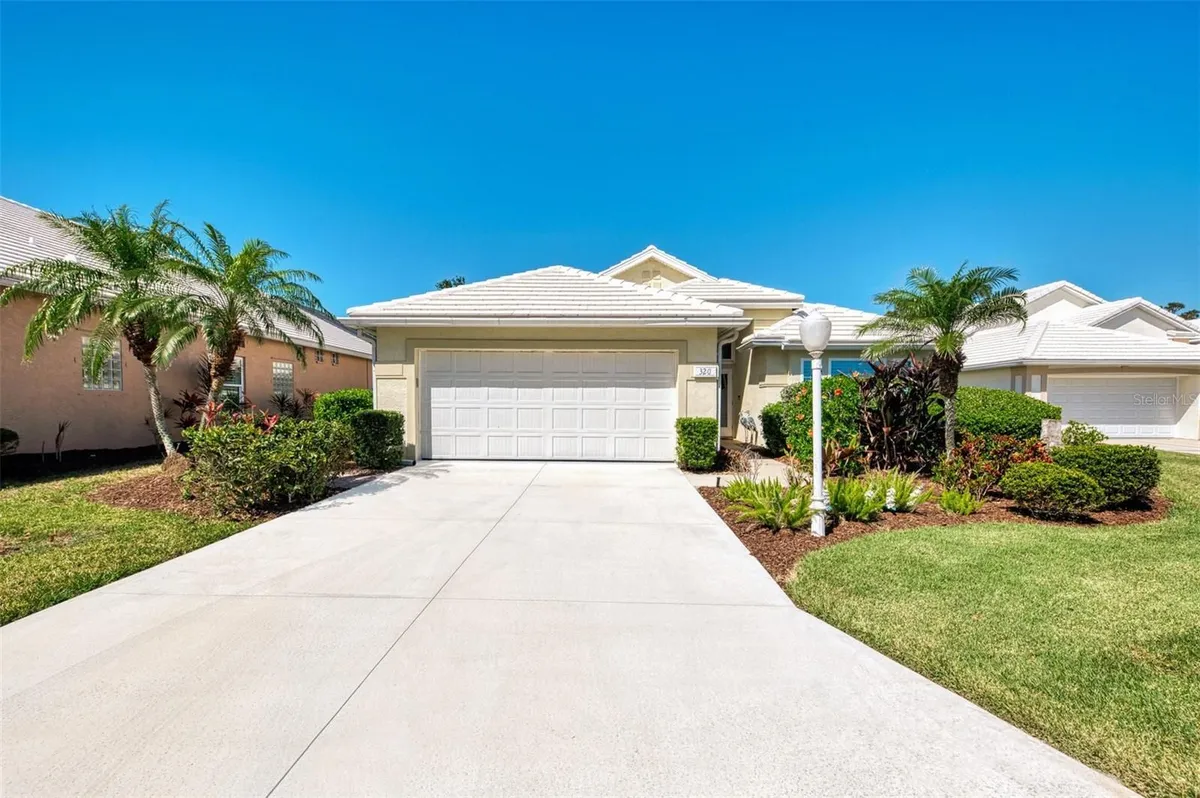 Property Slideshow image 1 of 55 | 320 bermuda ct 10, Venice, FL, 34293