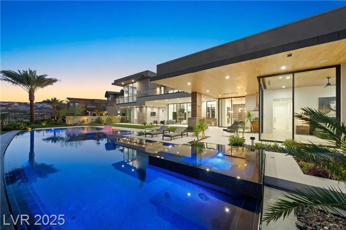 Property Slideshow image 1 of 99 | 12 rainbow point pl, Henderson, NV, 89011