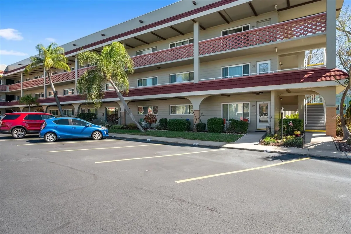 Property Slideshow image 1 of 53 | 2073 denmark st 37, Clearwater, FL, 33763