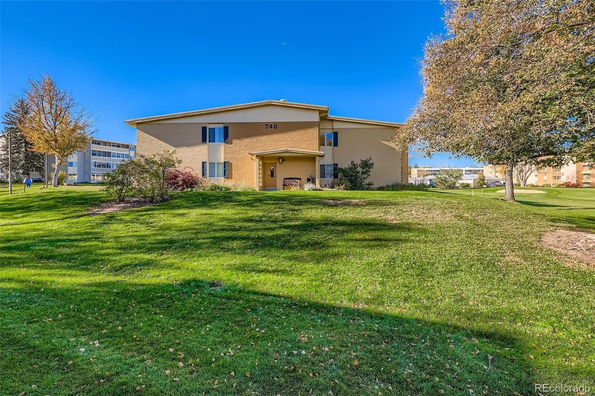 Property Slideshow image 1 of 24 | 740 s alton way unit 2b, Denver, CO, 80247