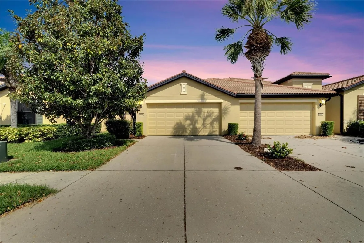 Property Slideshow image 1 of 36 | 5648 sunset falls dr, Apollo Beach, FL, 33572