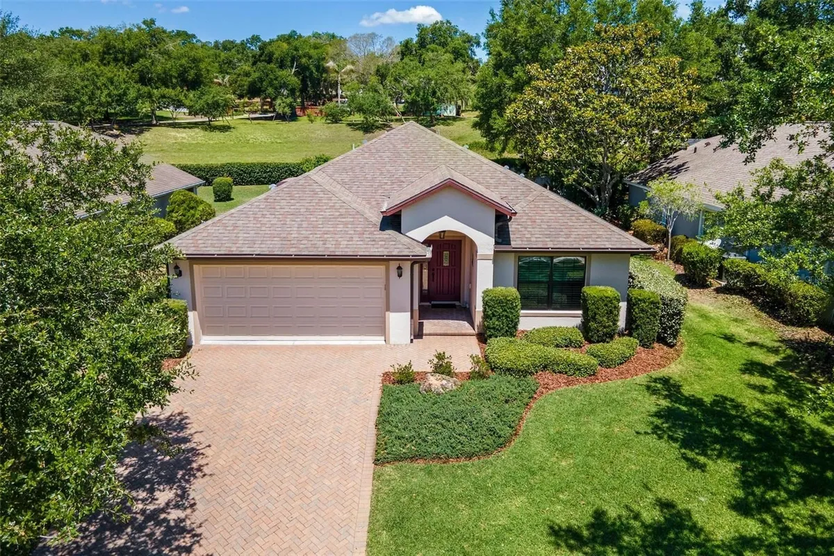 Property Slideshow image 1 of 49 | 6115 landings blvd, Lady Lake, FL, 32159