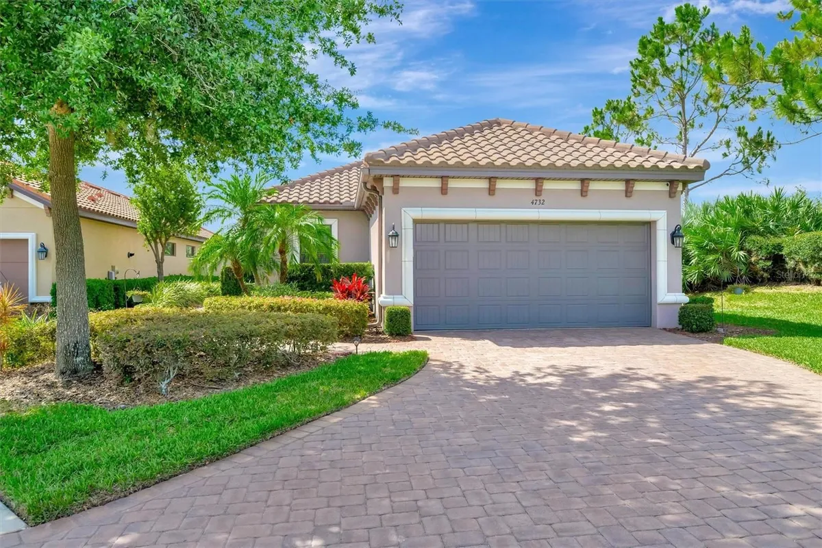 Property Slideshow image 1 of 85 | 4732 alexandria ct, Palmetto, FL, 34221