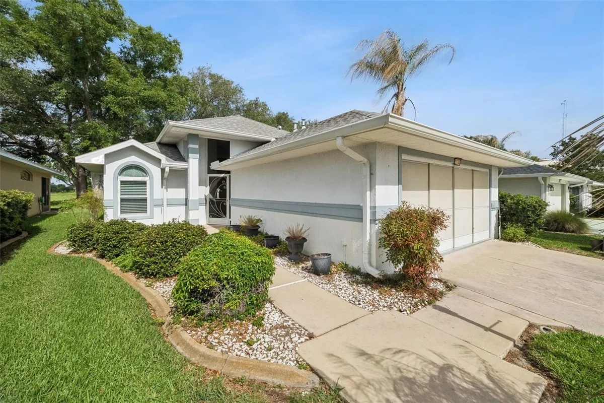 Property Slideshow image 1 of 56 | 21733 royal st georges ln, Leesburg, FL, 34748