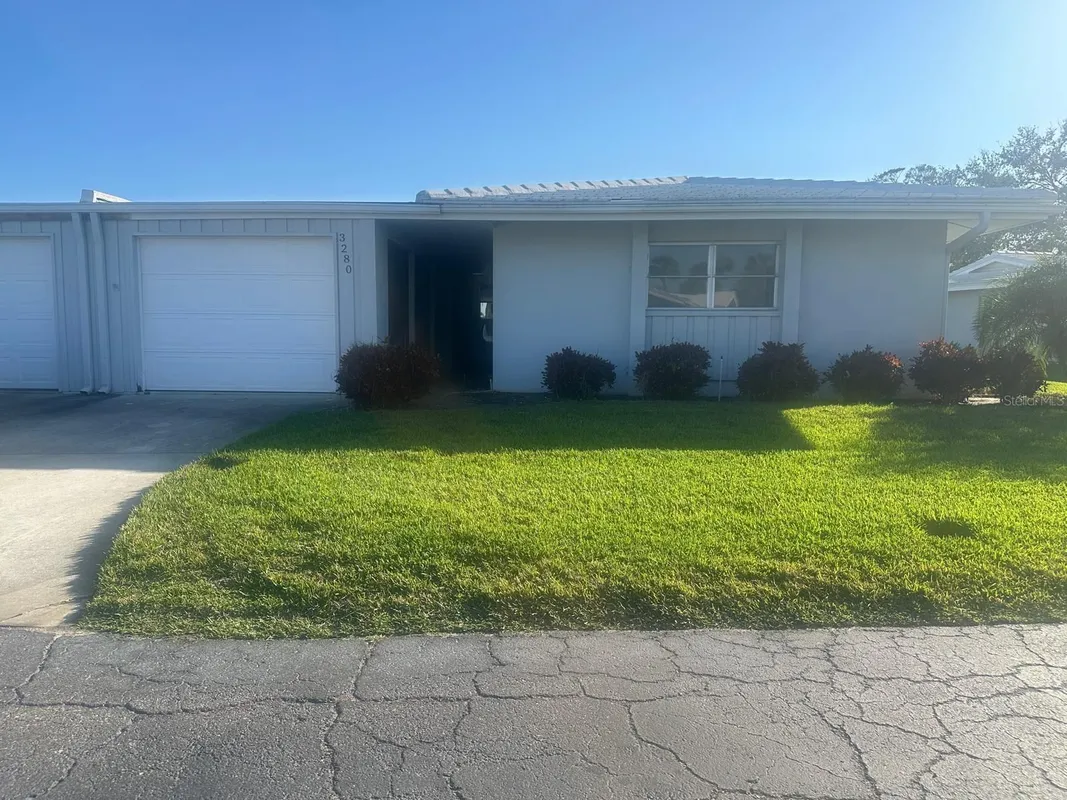 Property Slideshow image 1 of 14 | 3280 southfield ln 804, Sarasota, FL, 34239