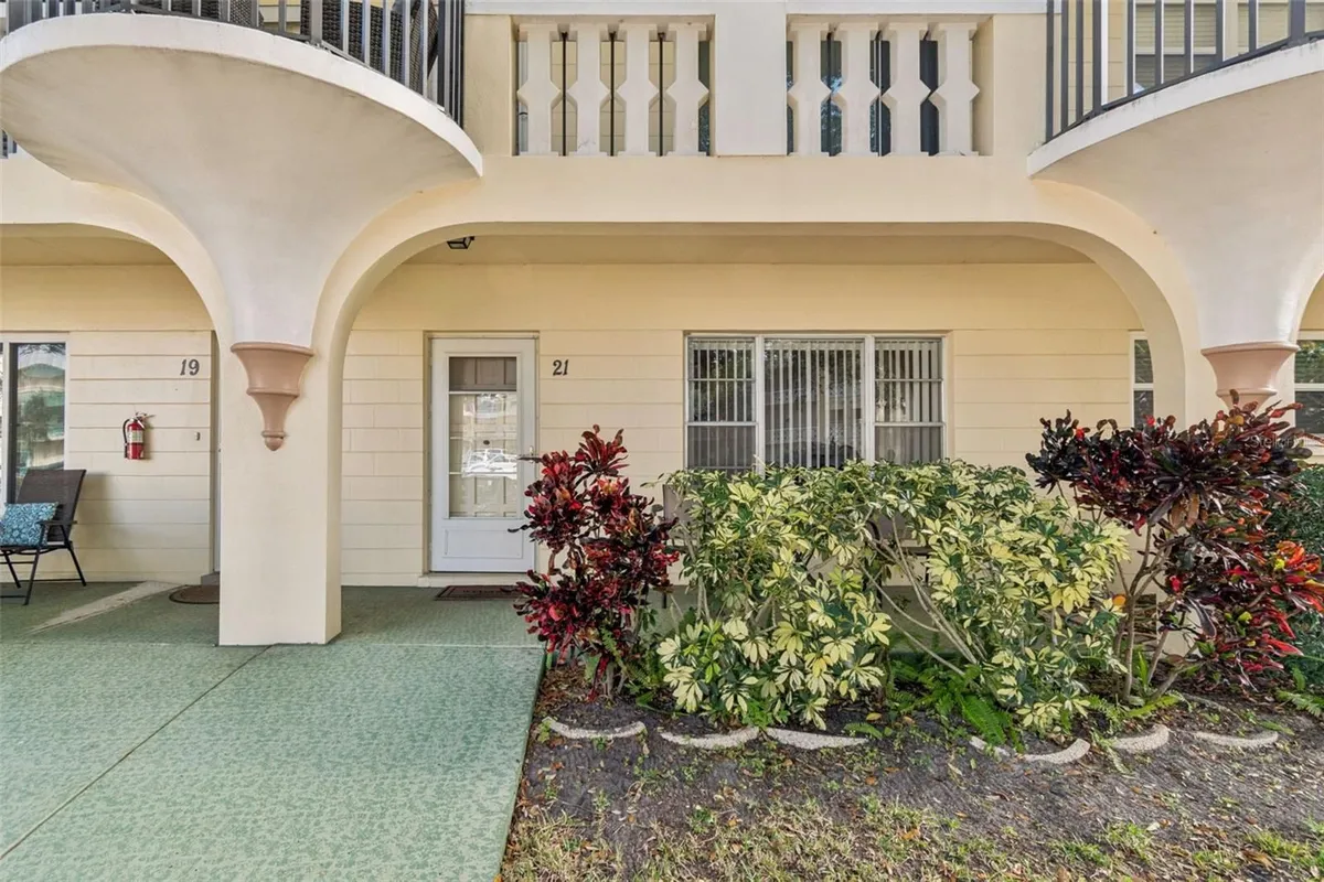 Property Slideshow image 1 of 91 | 2295 mexican way 21, Clearwater, FL, 33763