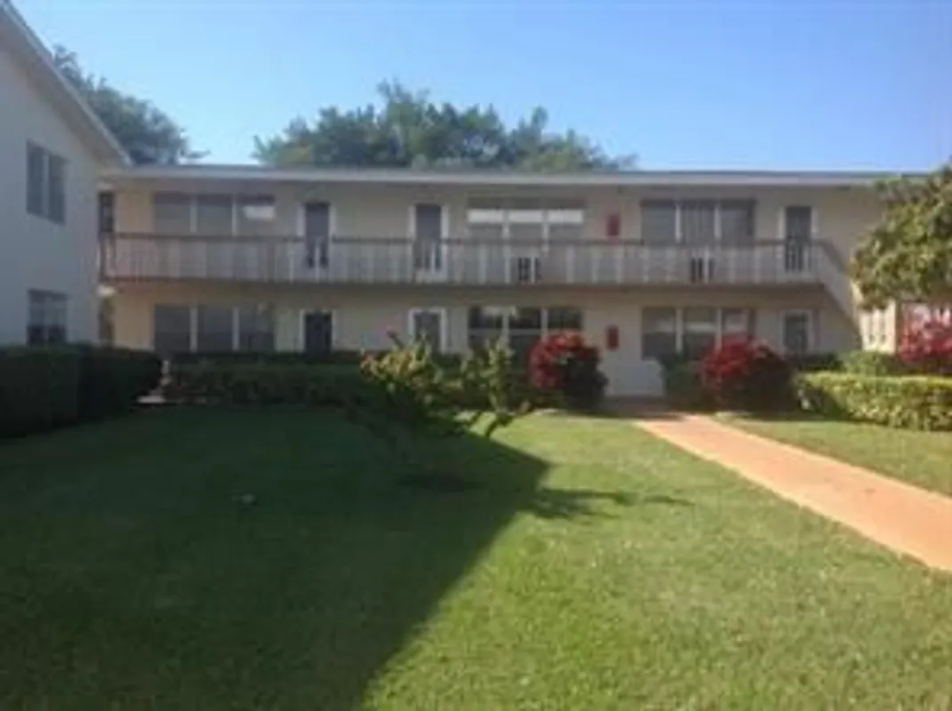 Property Slideshow image 1 of 7 | 146 canterbury f # 146, West Palm Beach, FL, 33417