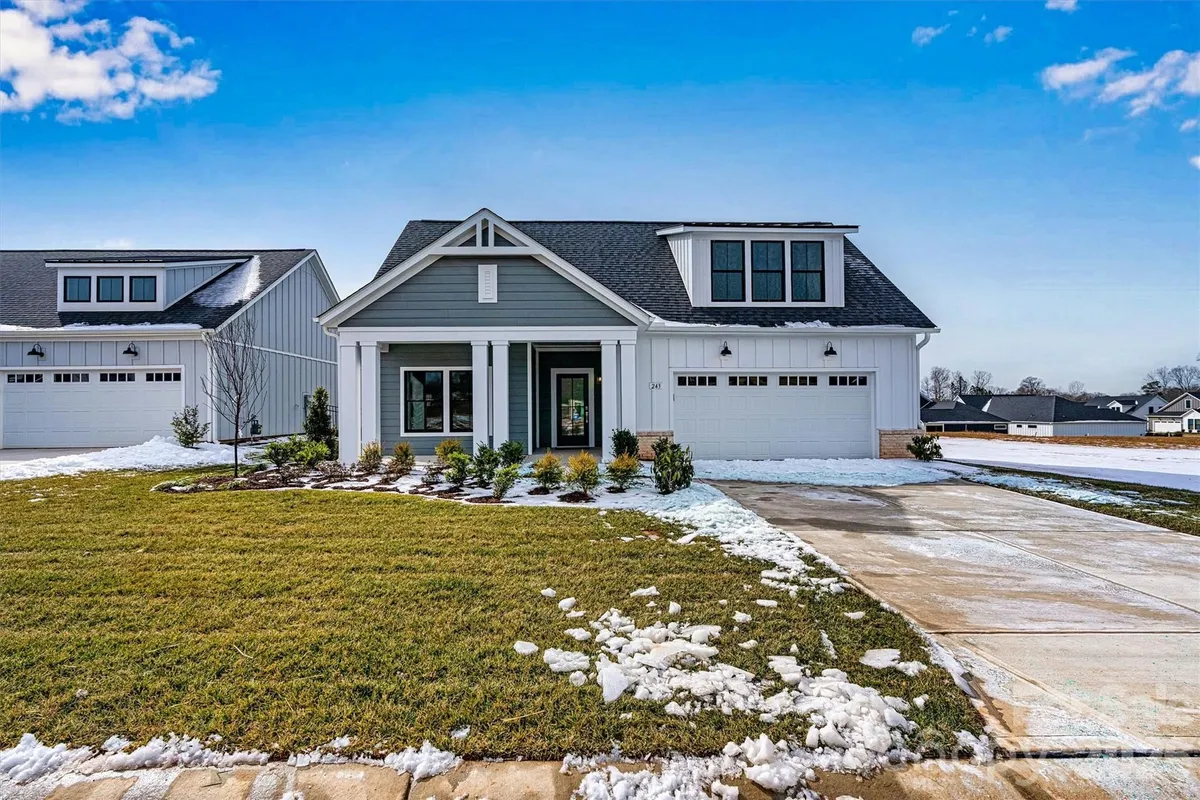 Property Slideshow image 1 of 40 | 243 alenda lux cir, Mooresville, NC, 28115