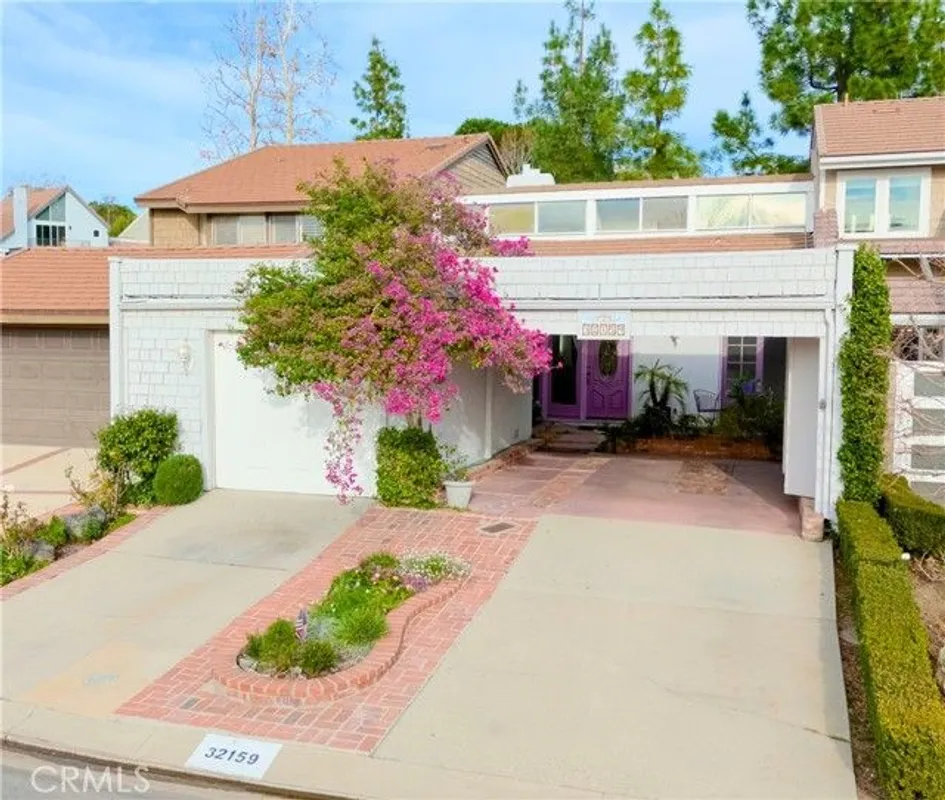 Property Slideshow image 1 of 29 | 32159 beachlake ln, Westlake Village, CA, 91361