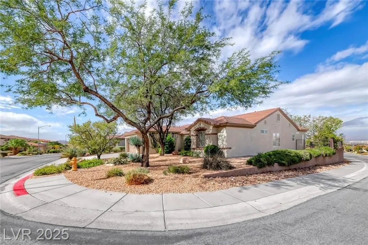 Property Slideshow image 1 of 56 | 1601 wellington springs ave, Henderson, NV, 89052