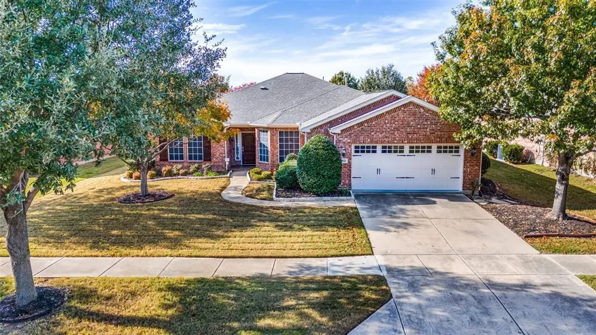 Property Slideshow image 1 of 27 | 862 carrington greens dr, Frisco, TX, 75036